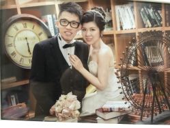 -现代经典婚纱摄影