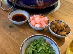 -毛辣果·贵州红酸汤牛肉火锅(西单店)