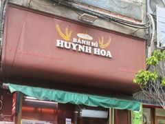 -Bánh Mì Huynh Hoa