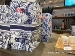 -霸王茶姬(上海静安大悦城店)