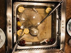 牛骨汤底-一品牛鲜潮汕牛肉火锅(茶花园店)