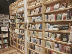 -猫的天空之城概念书店(杭州南宋御街店)