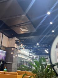 -FRIDAY星期五专业美发沙龙