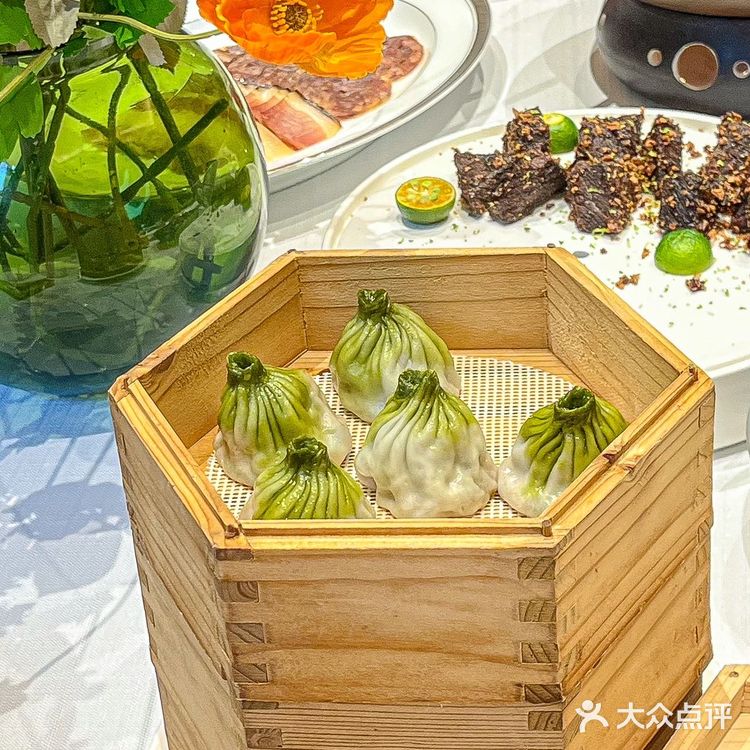 成都美食地标,双子塔旁边的一栋『吃货大楼』