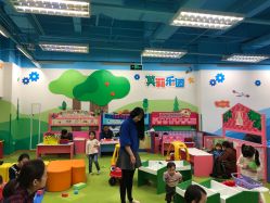 -莫莉幻想儿童乐园(武汉保利广场店)