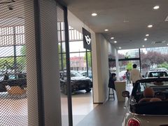 -上海宝诚中环BMW·MINI4S店