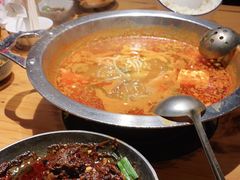 -野山舂·贵州现舂酸汤火锅(鸿通城店)