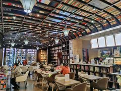 -钟书阁(松江泰晤士小镇店)