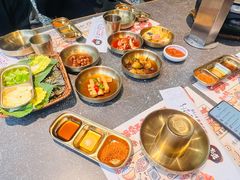 -草家酱蟹炭火烤肉店(珲春南路二店)