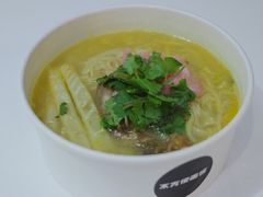 酸辣金汤肥牛面-不方便面馆(TIT店)
