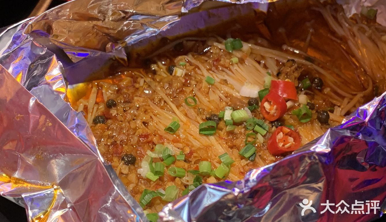 今天，灶门坎观前旗舰店，下午4:30-8:30有明星