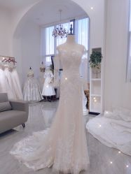 -Aros安麓笙婚纱礼服设计馆