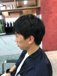 -诗悦发型烫染SALON