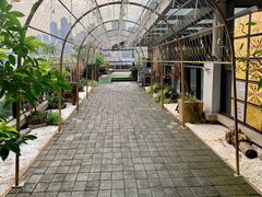 -冰冰龙虾·江湖菜·花园江景餐厅