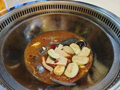 -哈尔滨烧烤·山河村铁锅炖(交大店)