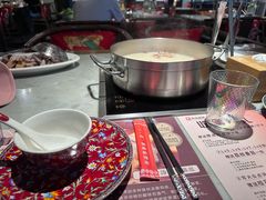 -尚尚仙·酸汤猪手·猪肚鸡火锅(华联万柳购物中心店)