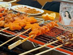 -哈尔滨小酒馆·鲜肉现穿自助烧烤(康新花园店)