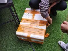 快递小哥送来的新鲜螃蟹-小象钓虾·营地烧烤(洛溪店)