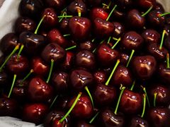 -上海龙吴水胜海发市场