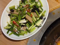 -咱屯子铁锅炖直营店(保利店)