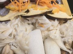 -老牌坊云南鱼豆花火锅(哈西万达店)