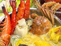 -四囍码头海鲜烧烤自助火锅(外滩南京东路悦荟广场店)