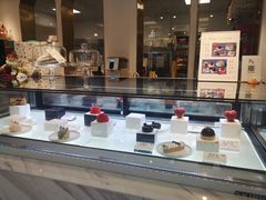 -Fridi Patisserie Cafe