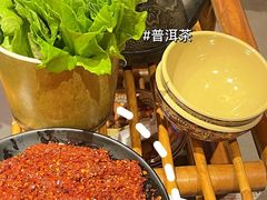 -老牌坊云南鱼豆花火锅(哈西万达店)