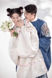-都市丽人婚纱摄影