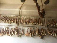 墙上的腊猪蹄-阿婆情腊排骨火锅(金虹路店)