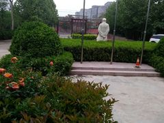 -龙裕山庄烤全羊