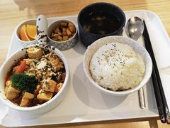高山藜麦麻婆豆腐-轻蔬不用等·素食(江苏路店)
