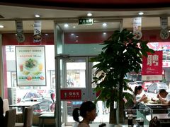 大堂-李先生牛肉面大王(营口大润发店)