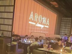 -洛缦音乐餐厅(工业展览馆万象城店)