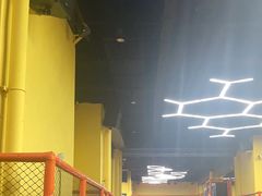 -爱蹦iBOON蹦床运动馆(江汉店)