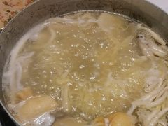 -洪氏嗨捞·广东猪肚鸡·椰子鸡火锅(西咸万象城店)