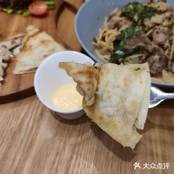 奎克咖啡Cuiqu(晶品店)松露牛肝菌薄饼图片