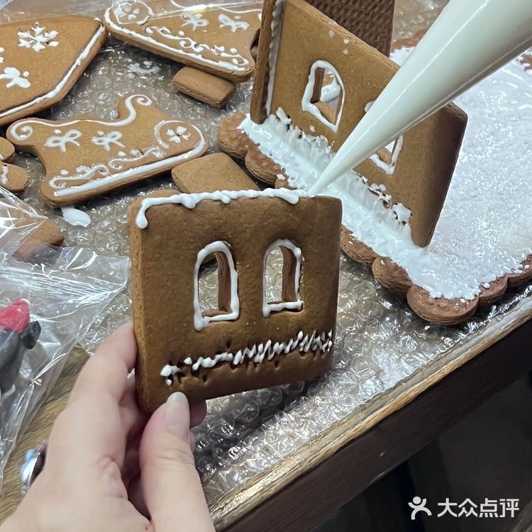 武汉花园道下雪啦！圣诞浓度100000%