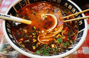 Pickled Pepper Beef Bone Noodle Soup