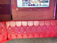 -依呀呀ktv烧烤小串(中山西路店)