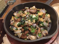 铁盘香煎黑牛肝菌-云海肴·汽锅鸡·云南菜(苏州中心店)