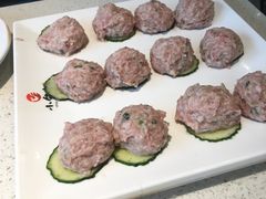 香菜肉丸子-小牛叔鲜切牛肉·火锅·烤肉自助(公济桥路店)