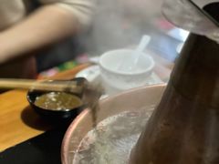 -果松木炭酸菜铜火锅·外婆参鸡汤