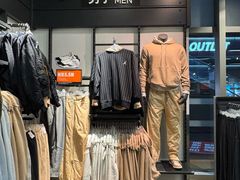 -百年港湾奥特莱斯(香炉礁店)