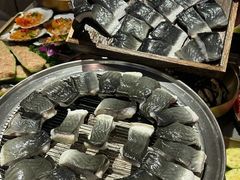 -围炉肉舍•炭烤活鳗•丹东海鲜烤肉(步行街店)