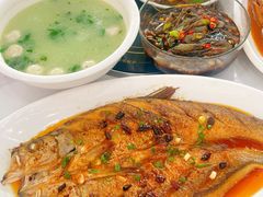 -丹水桥地锅鱼·翘嘴鲌·地方特色全鱼宴(丹江口大坝店)