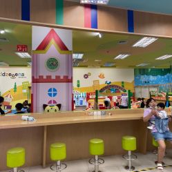 -莫莉幻想儿童乐园(武汉经开永旺店)