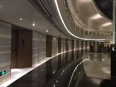 -上海滴水湖皇冠假日酒店