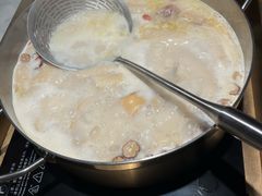 -尚尚仙·酸汤猪手·猪肚鸡火锅(华联万柳购物中心店)