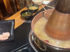 -果松木炭酸菜铜火锅·外婆参鸡汤